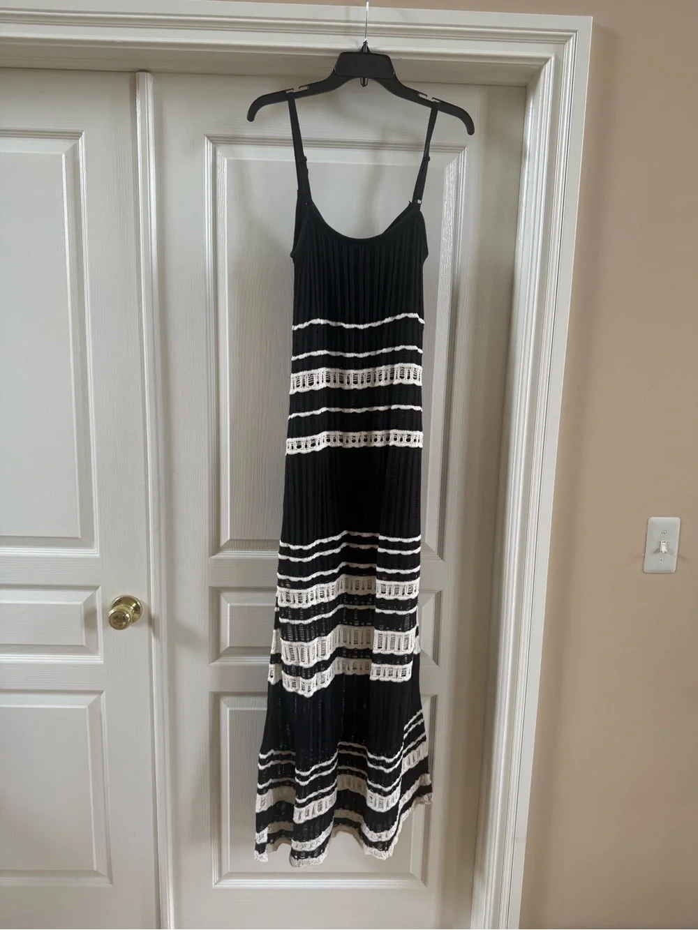 Abercrombie & Fitch Crochet Style Maxi Dress sz Medium Tall Black White